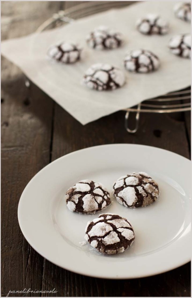 chocolate crinkle cookies-6